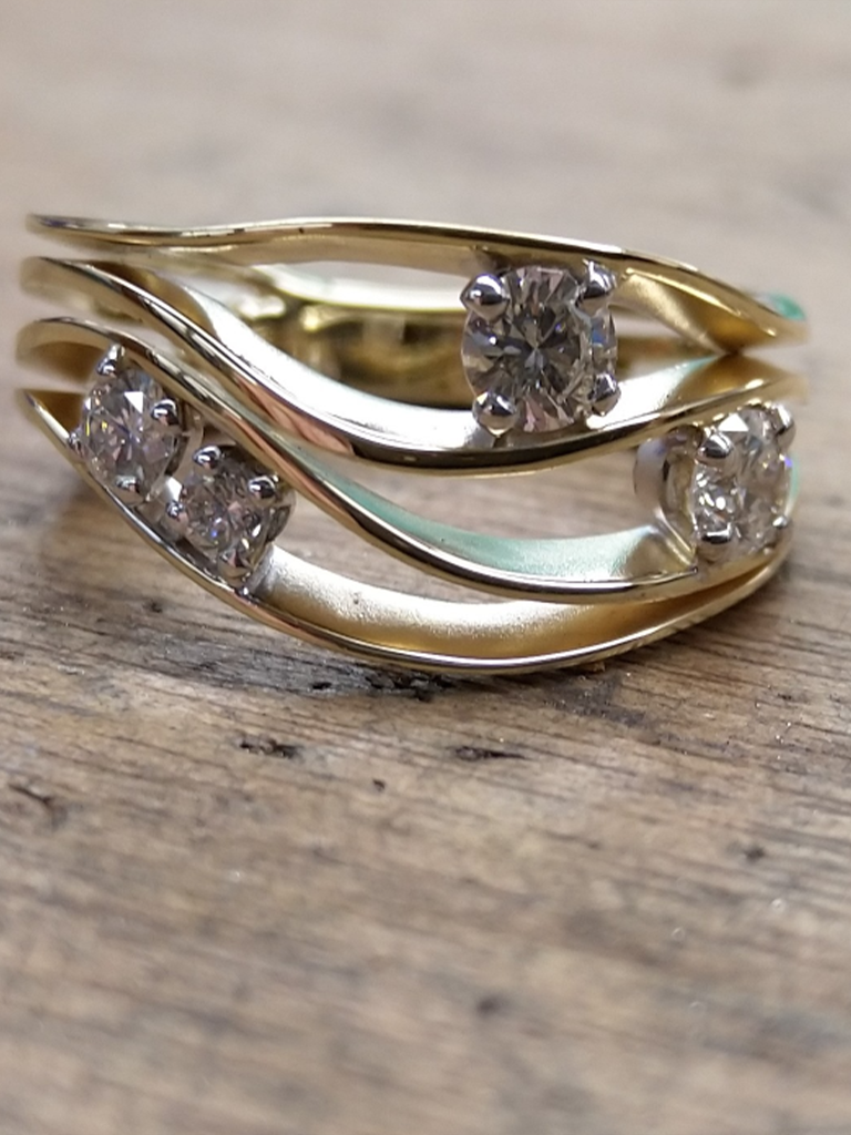 Bicolor ring met diamant 2