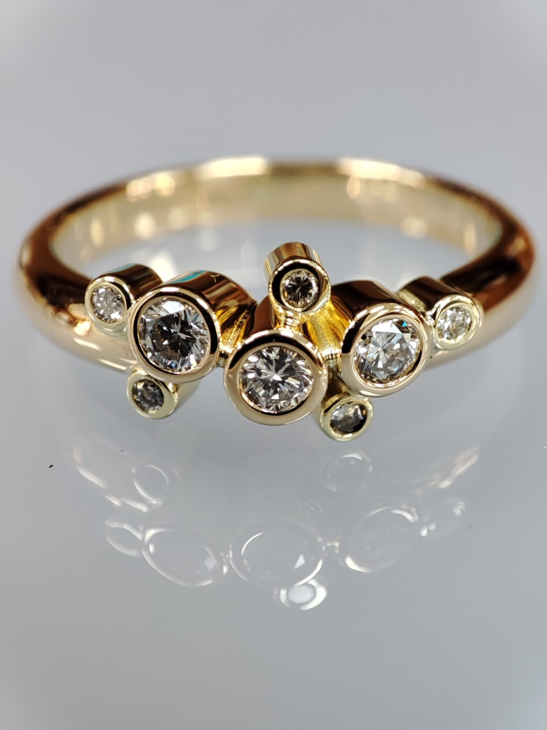 Geelgouden ring met diamant
