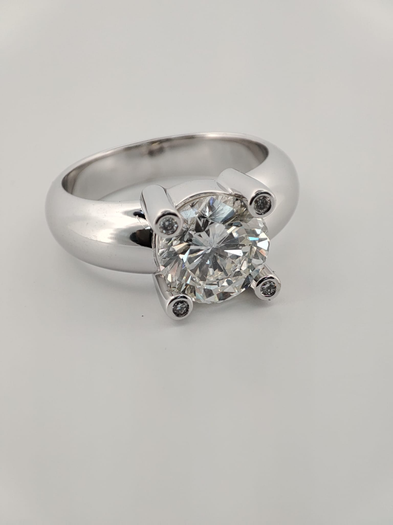 Witgouden ring met diamand
